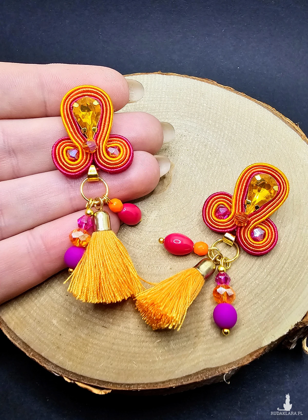 Pomarańczowo-różowe kolczyki sutasz z chwostami